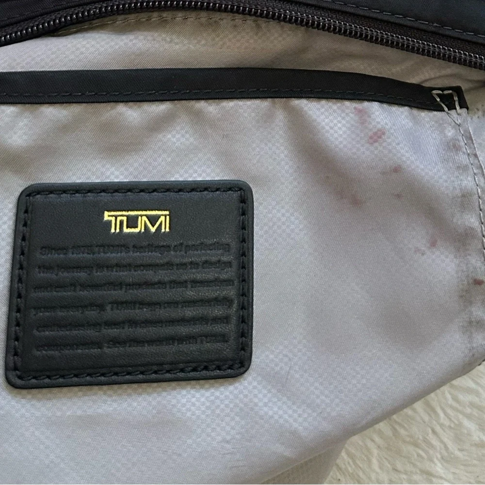 Tumi Voyageur Canton Crossbody bag - Picture 15 of 16